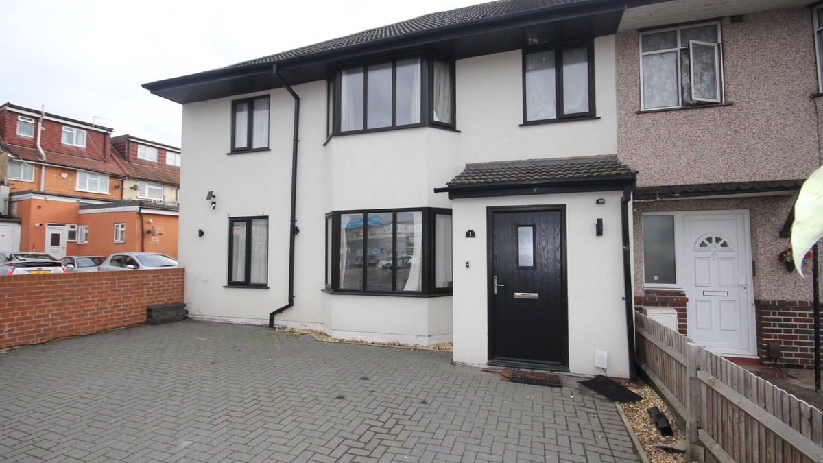 Brunel House | Lees House - 6 Bedrooms House - Entire House -Private Kitchen