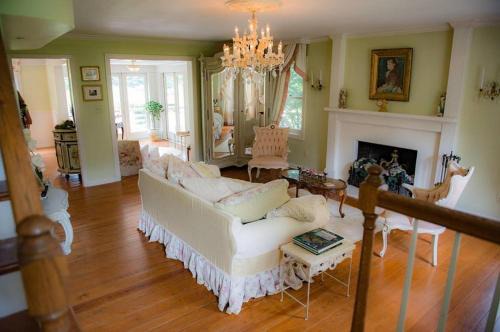 Washington House | LeFay Cottage at Little Washington