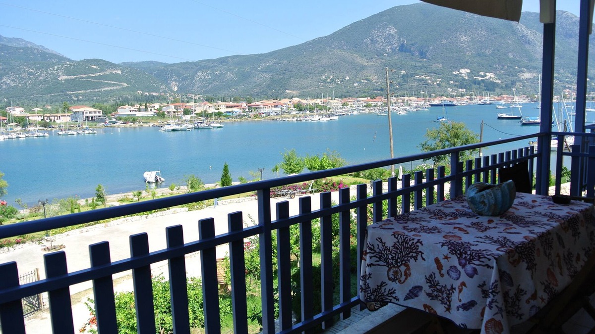 Geni Apartment | Lefkada Nydri Geni. For 4pers. apartment in residence 4 places two-room apartment p1