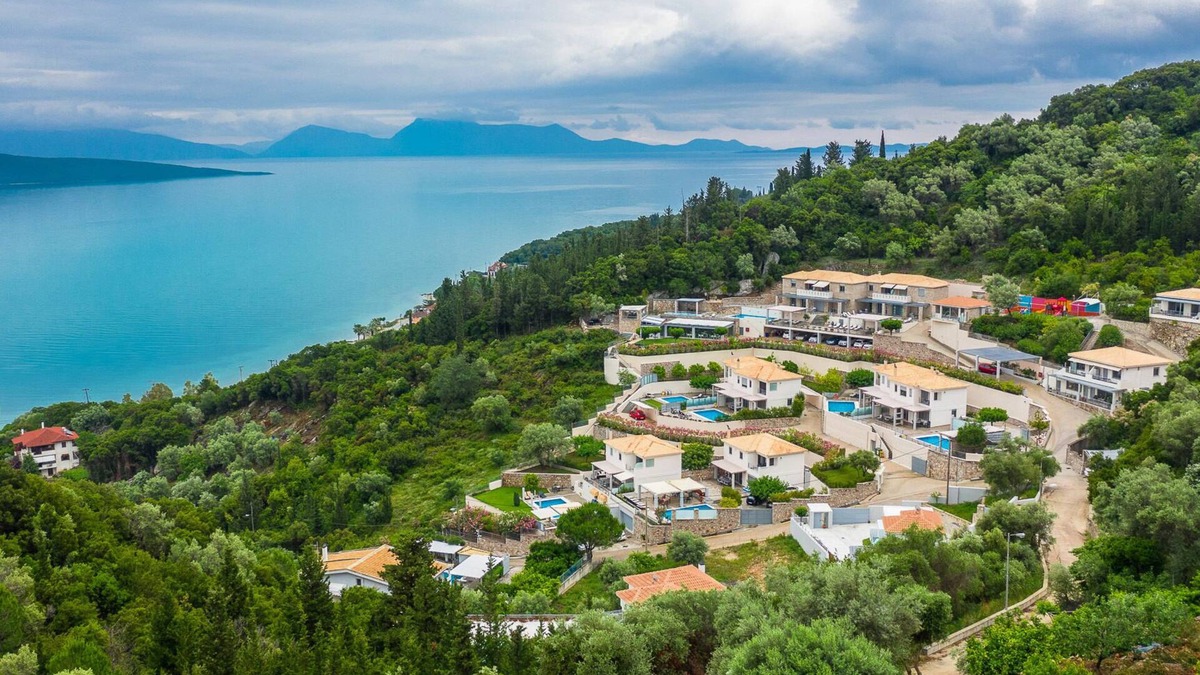 Lygia Resort | Lefkada sea view apartment with private hot tub