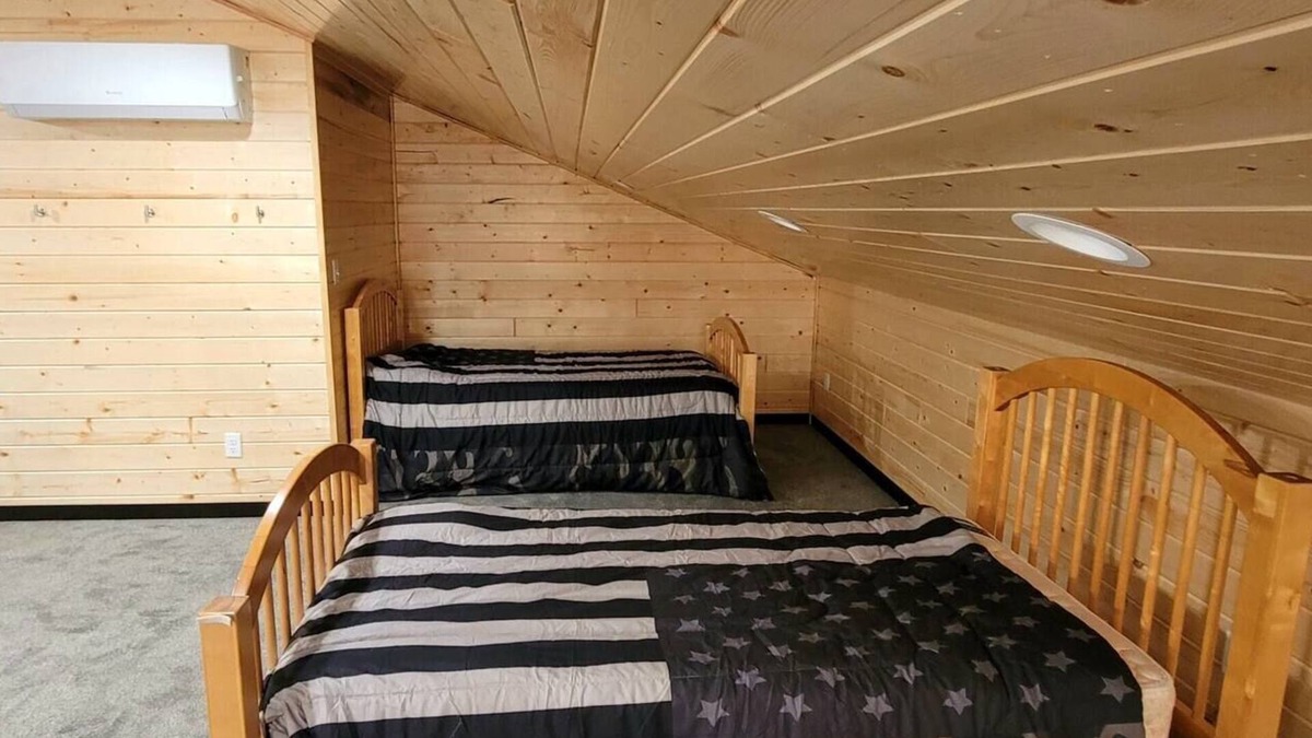 McLeod Cabin | Legacy Lodge! Beautiful cabin!
