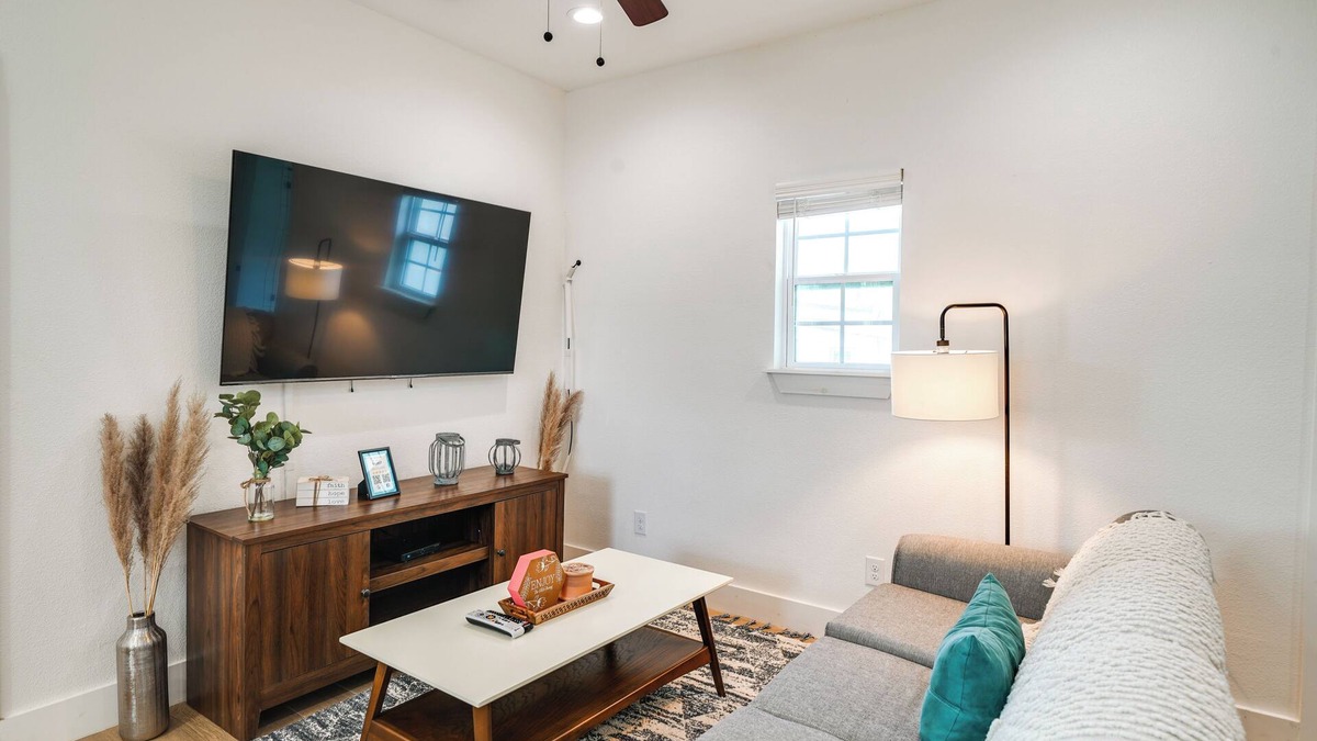 Yancey House | Legacy Ranch Escape: Game Room & Lake Access