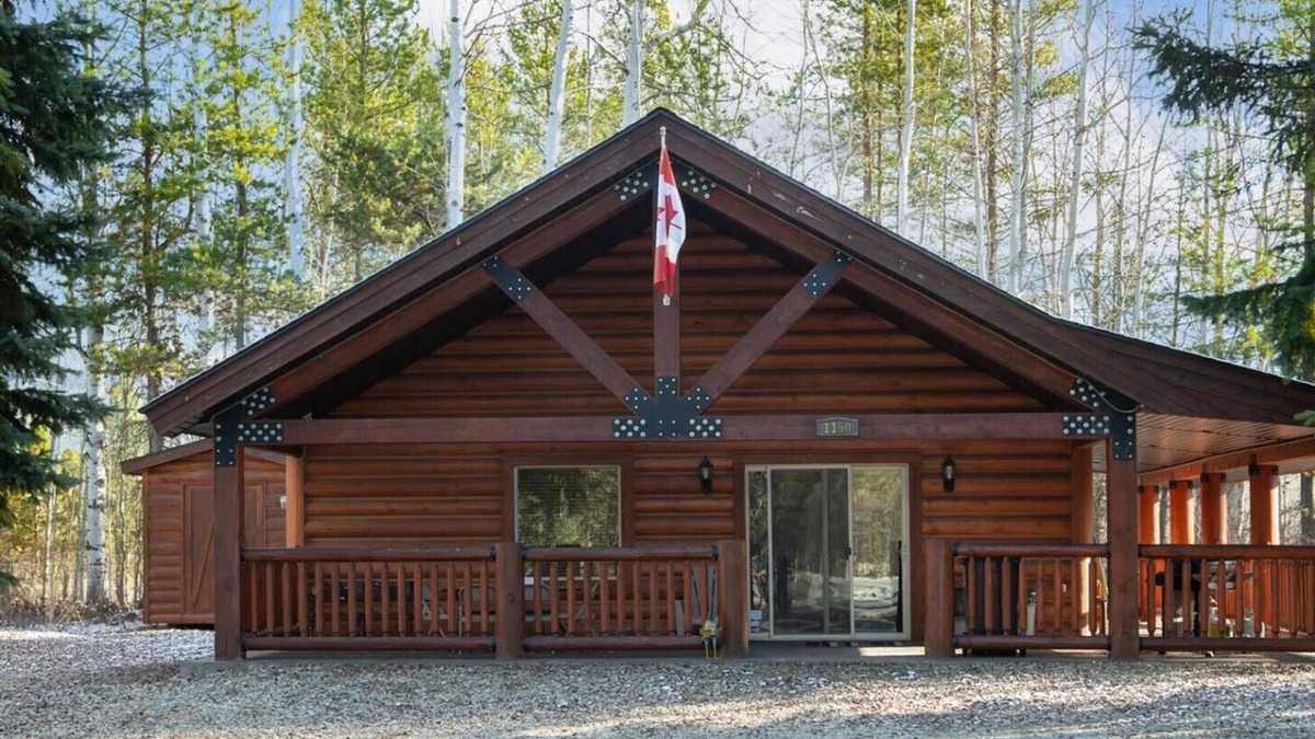 Valemount House | Legacy Vacation Rental