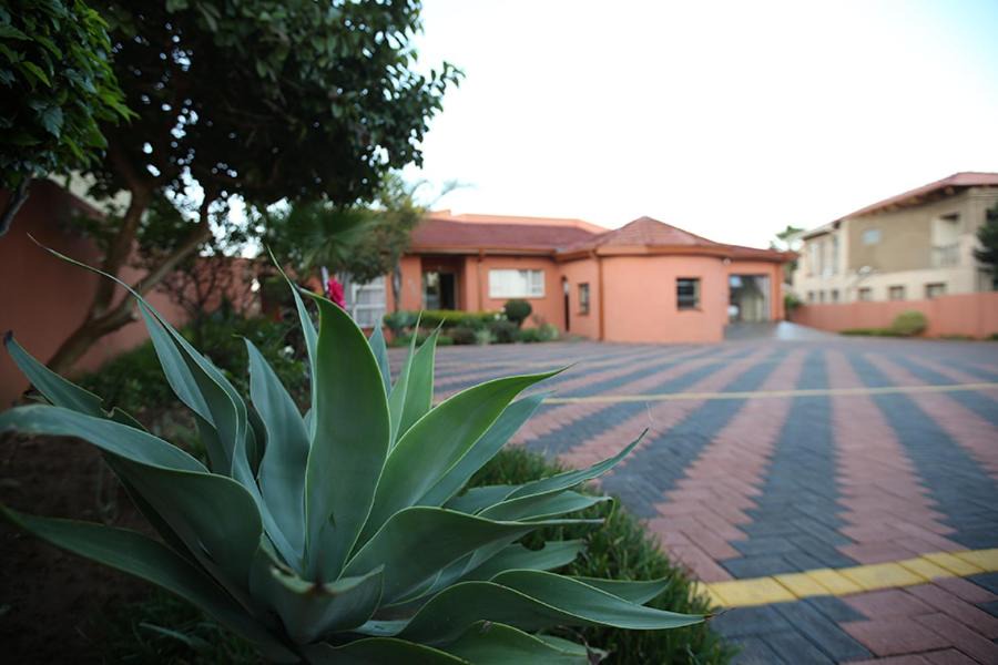 Moses Kotane Bed & Breakfast | Legae La Tshepo