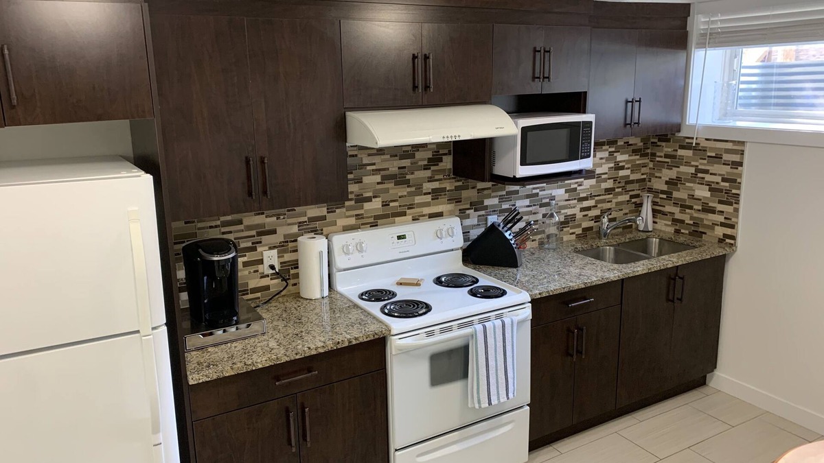 Southeast Edmonton Apartment | Legal Basement Suite w/Private Entrance & Laundry