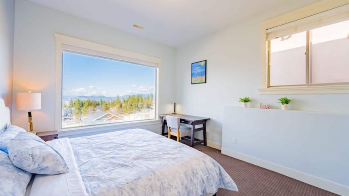 Southwest Mission House | Legal Lakeview 2-bed 2-bath Entire Suite