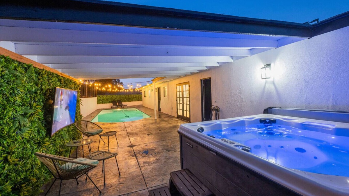Vista House | LEGO Home + Pool/Jacuzzi + Putting Green