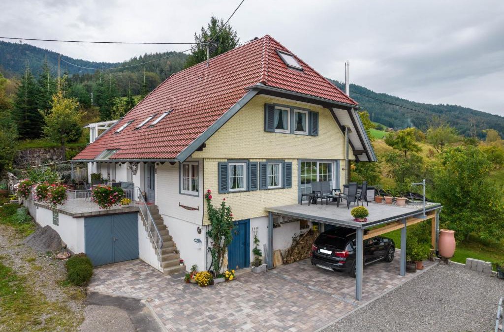 Gutach Apartment | Lehmann mit Blick aufs Schloss
