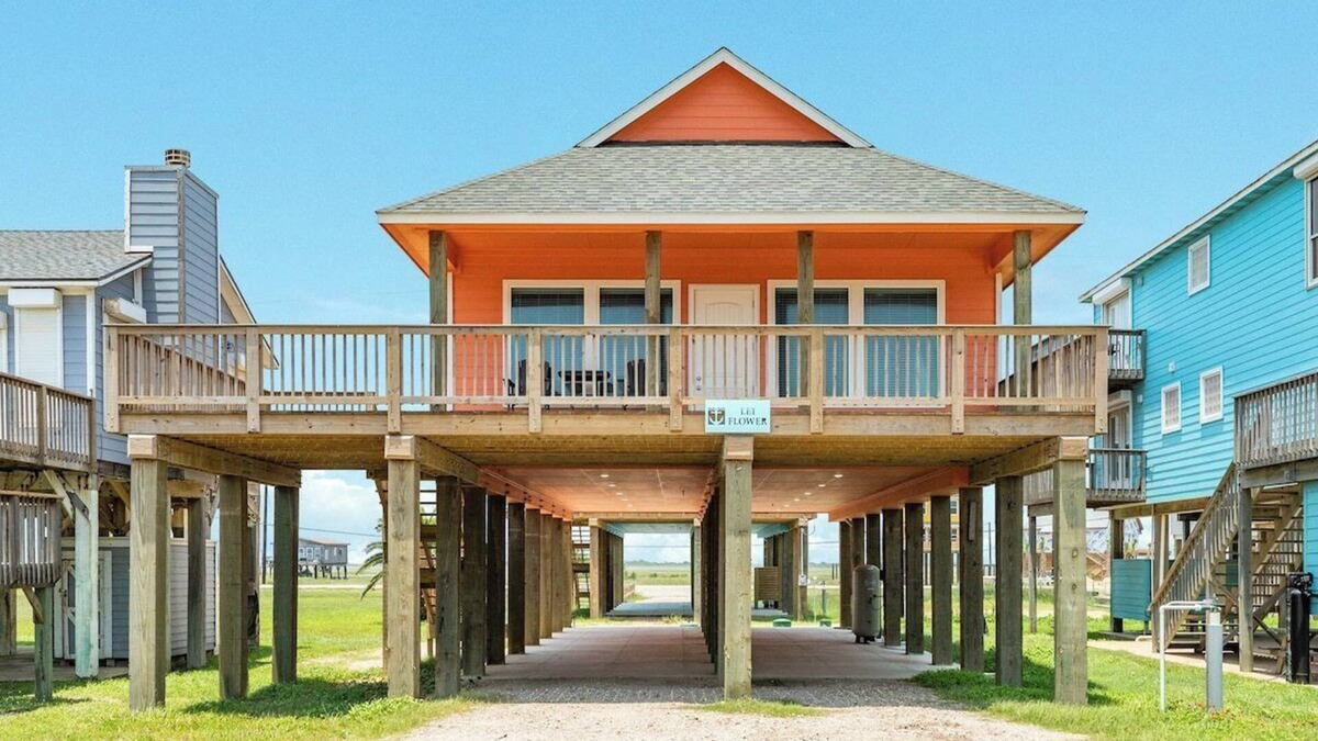 Freeport House | Lei Flower - Private Beach Access - Pet Friendly