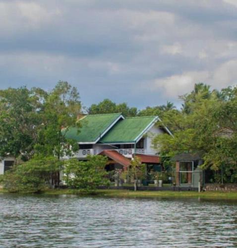 Wennappuwa Villa | Leibe Lake Holiday Villa