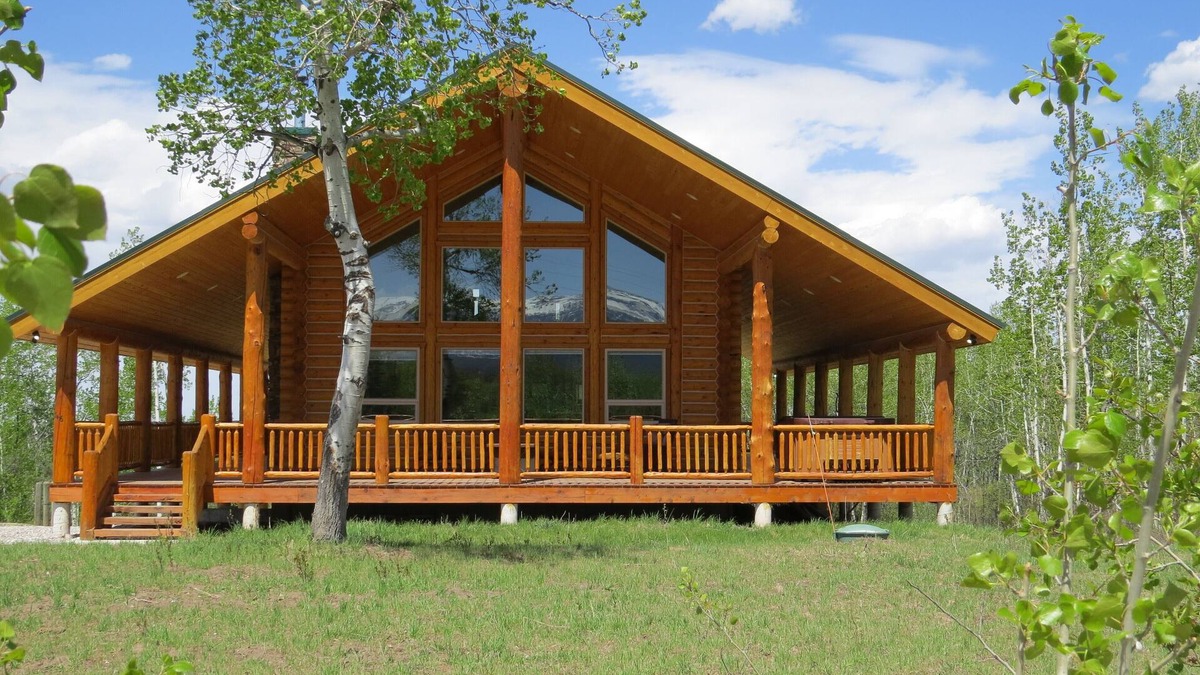Clawson House | Leigh Creek Log Home With Hot Tub, Great Deck, Access to Yellowstone and Teton