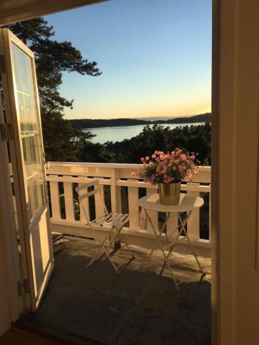 Son Apartment | Leilighet i Sørlandshus i Son - Sjøutsikt - Nær Son Spa