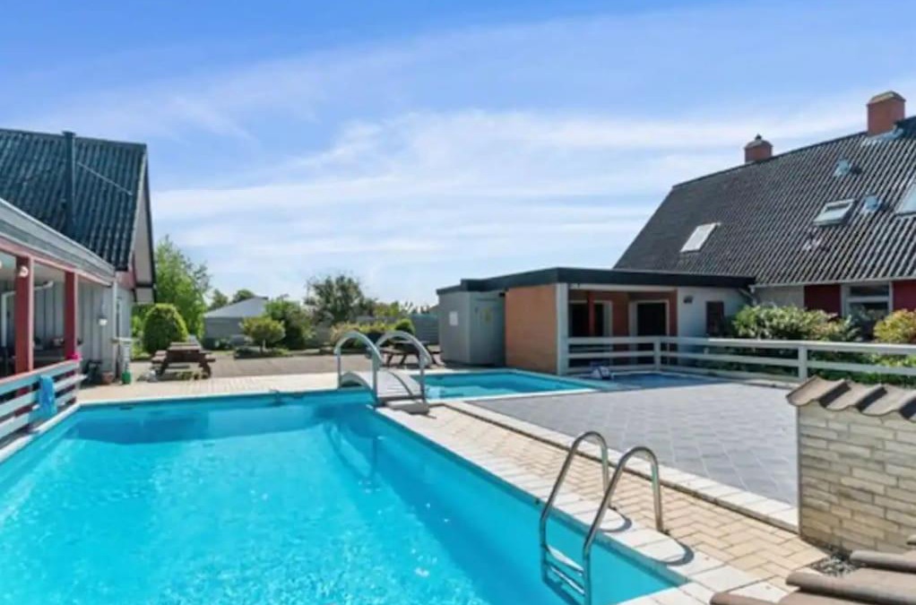 Vipperod Apartment | Lejlighed/rækkehus med adgang til pool.