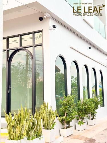 Sakon Nakhon Hotel | Leleaf Work Spaces Hotel - เลอลีฟ เวิร์คสเปซ โฮเทล