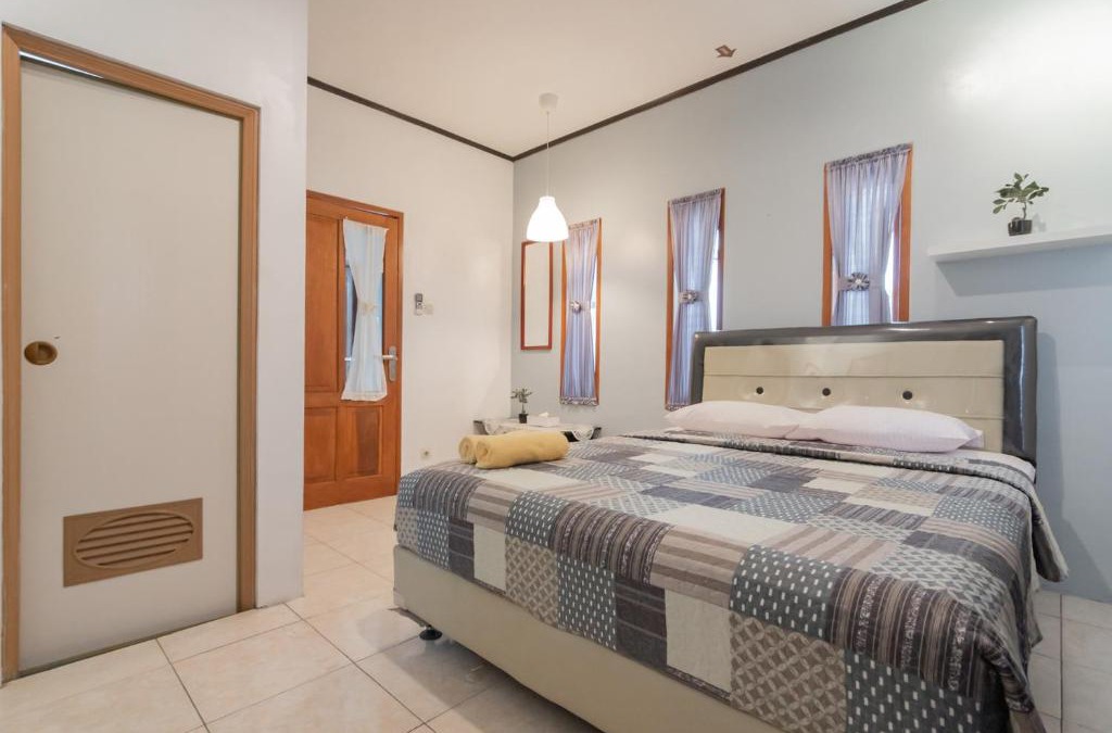 Parongpong Hotel | Lembur Kiwari Setra Duta Mitra RedDoorz