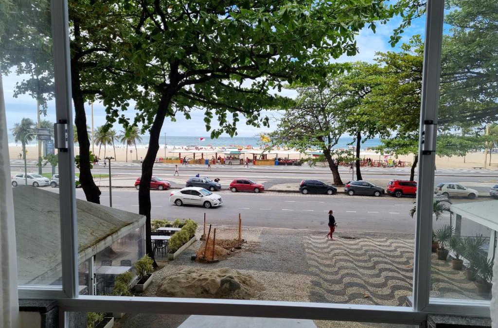 Leme Apartment | Leme de frente para o mar na Quadra Gourmet da Atlântica