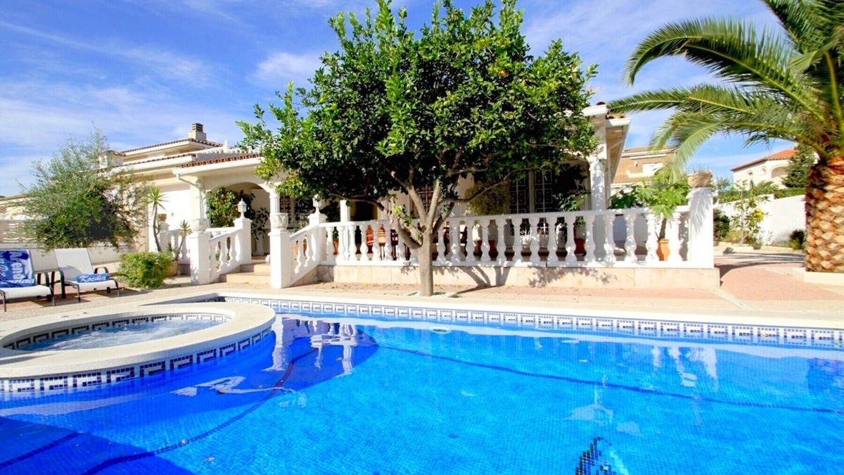 Miami Platja Villa | LEMON Villa con piscina y Wifi gratis