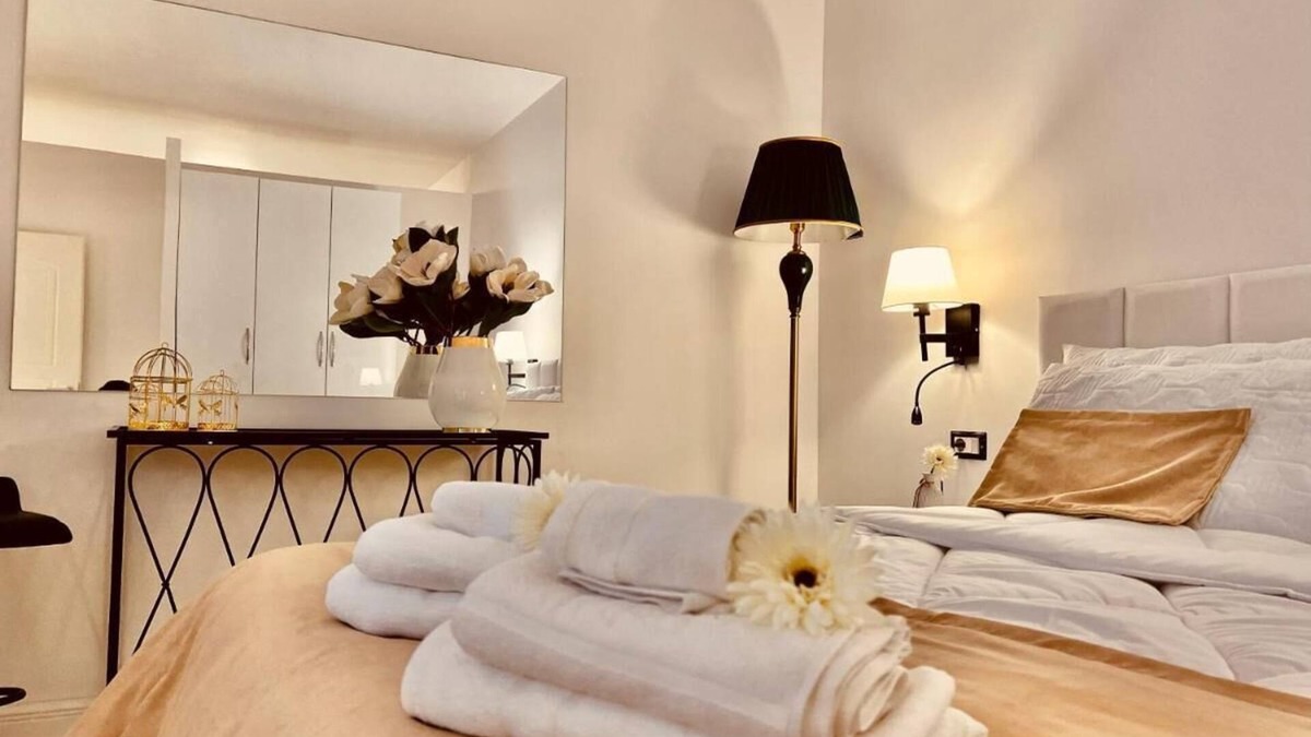 Blloku Apartment | Leo's Apartment City View Tirana