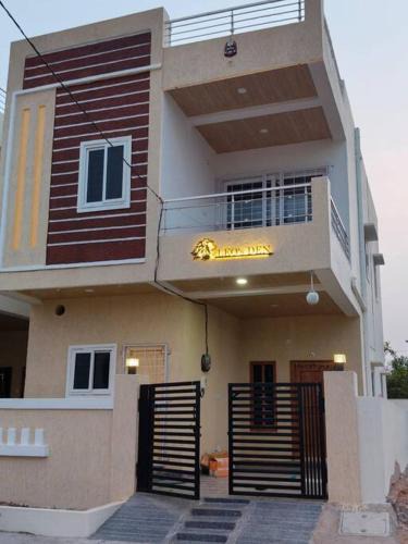 Shamshabad Villa | LEO's DEN 9 Guests AC 3BHK 9 mins to RGIA