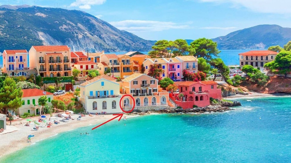 Assos Apartment | Leo's Lounge. Stunning Studio on the beach!