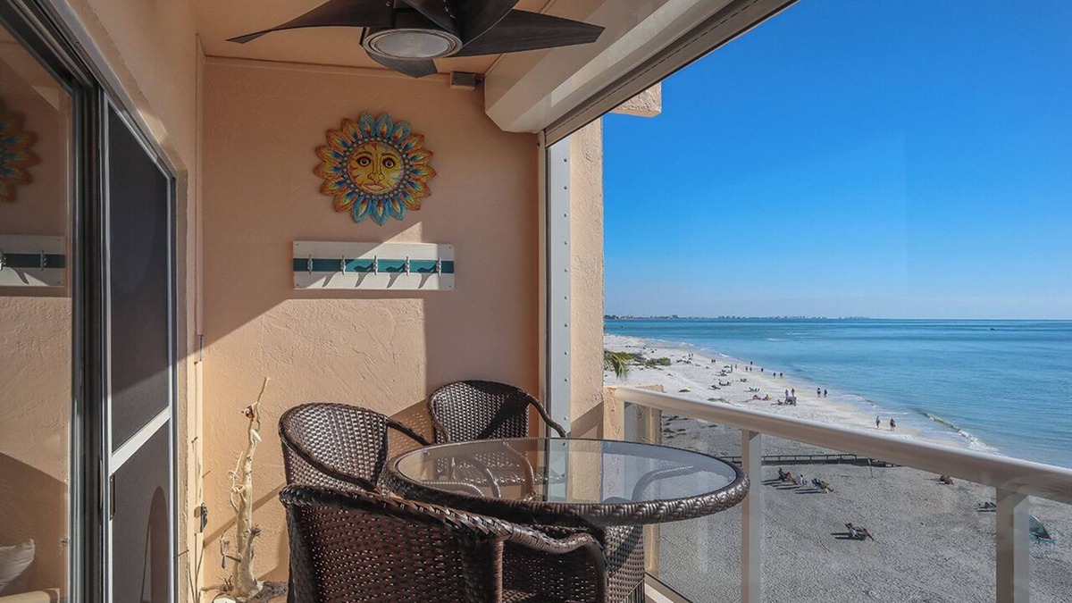 South Island Condo | Leonardo Arms 529 Beachfront 2B/2B Vacation Condo! Palm Trees And Sunshine!