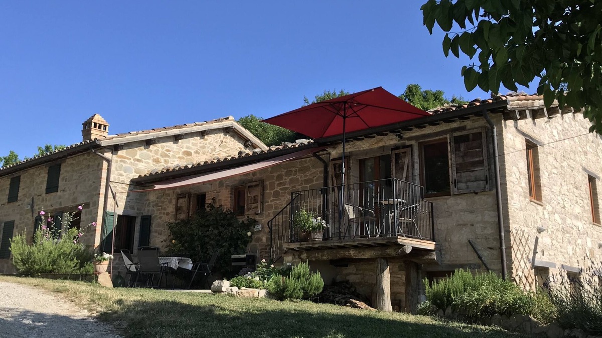 Comunanza House | Leonardo'sRestored farmhouse with spectacular views of Sibillini Mountains