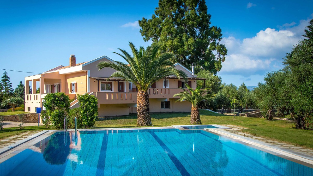 Kalamaki Villa | Leone Luxury Villas