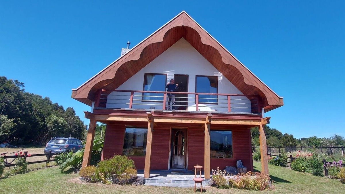 Ensenada Ski Chalet | Leoni´s Country House in Front of the Volcanoes