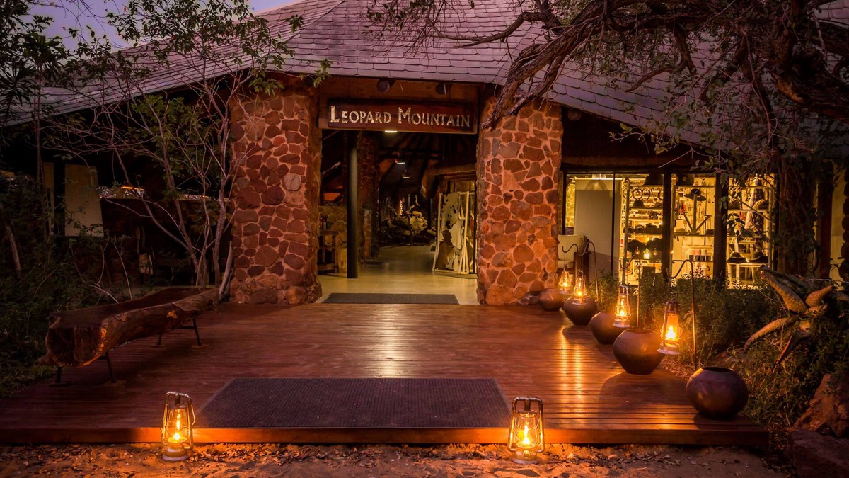Jozini Cabin | Leopard Mountain Safari Lodge