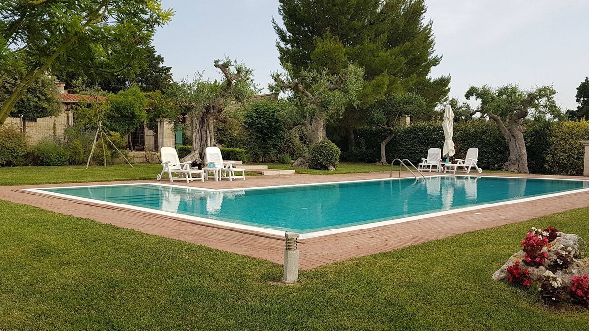 Conversano Villa | Leralora House - Olive Tree. Elegant villa with swimming pool, a stone's throw from the sea