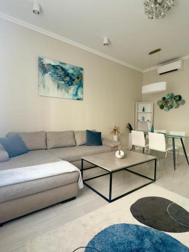 Orszagut Apartment | Lerissa Buda Residence