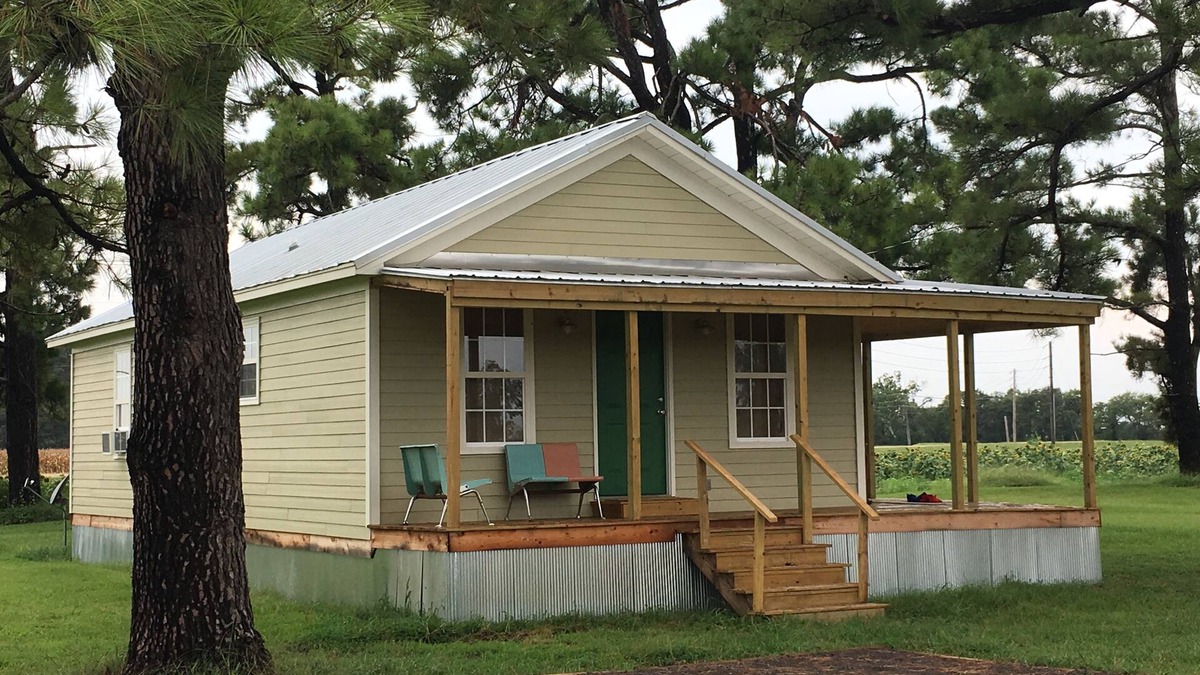 Marion Other | Leroy's farmhouse 7 min to Memphis, ❤️1 pet free 2nd pet considered for fee
