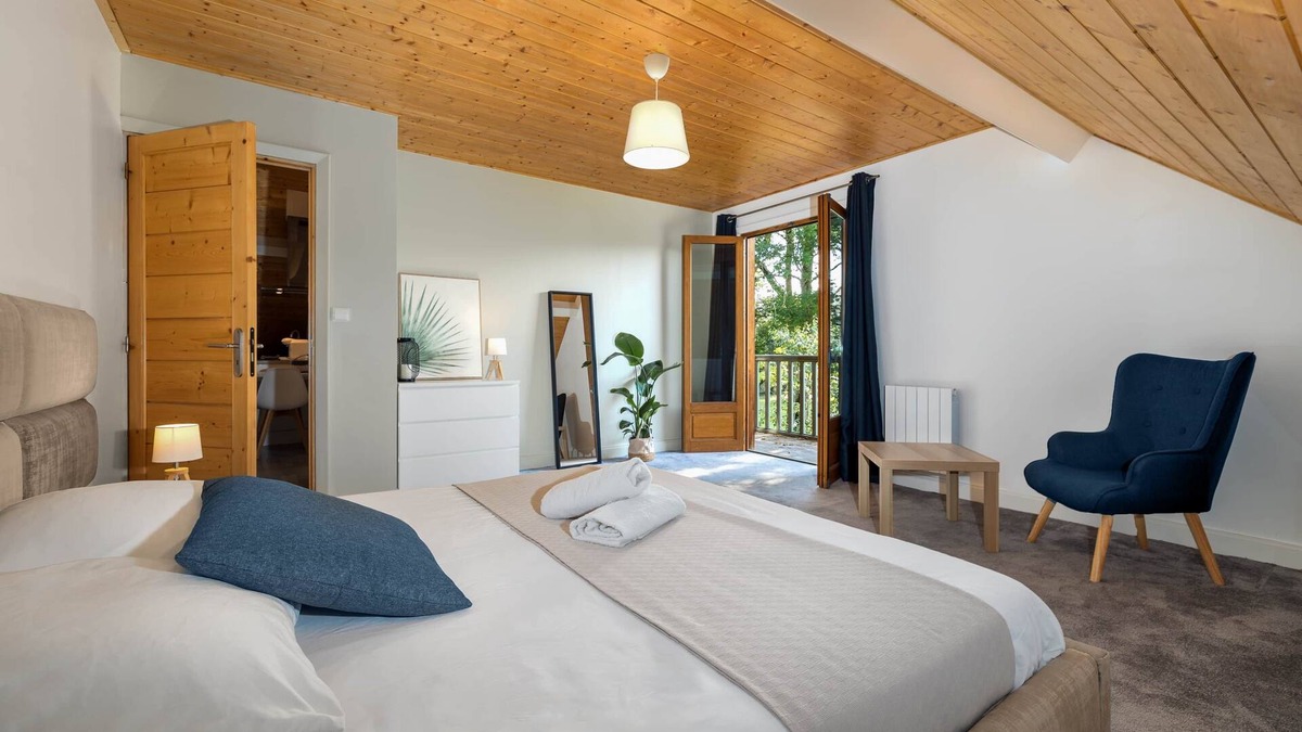 Pougny Apartment | Les Écureuils, Charmant appartement avec balcon - Vue sur parc et ruisseau