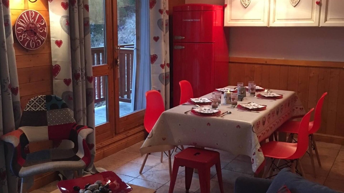 Arc-2000 Apartment | LES ARCS - ARC 2000 - APARTMENT WITH POOL IN CHALET - 3 ROOMS - SKIS ON FOOT