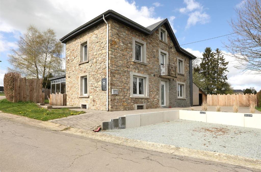 Libramont-Chevigny House | Les Balaux