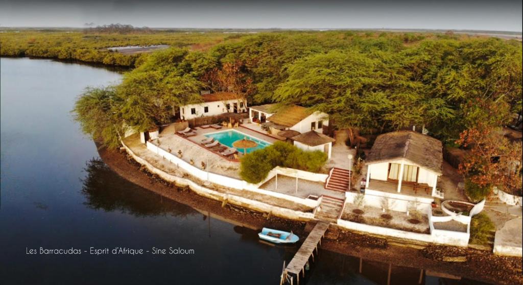 Sokone Cabin | Les Barracudas