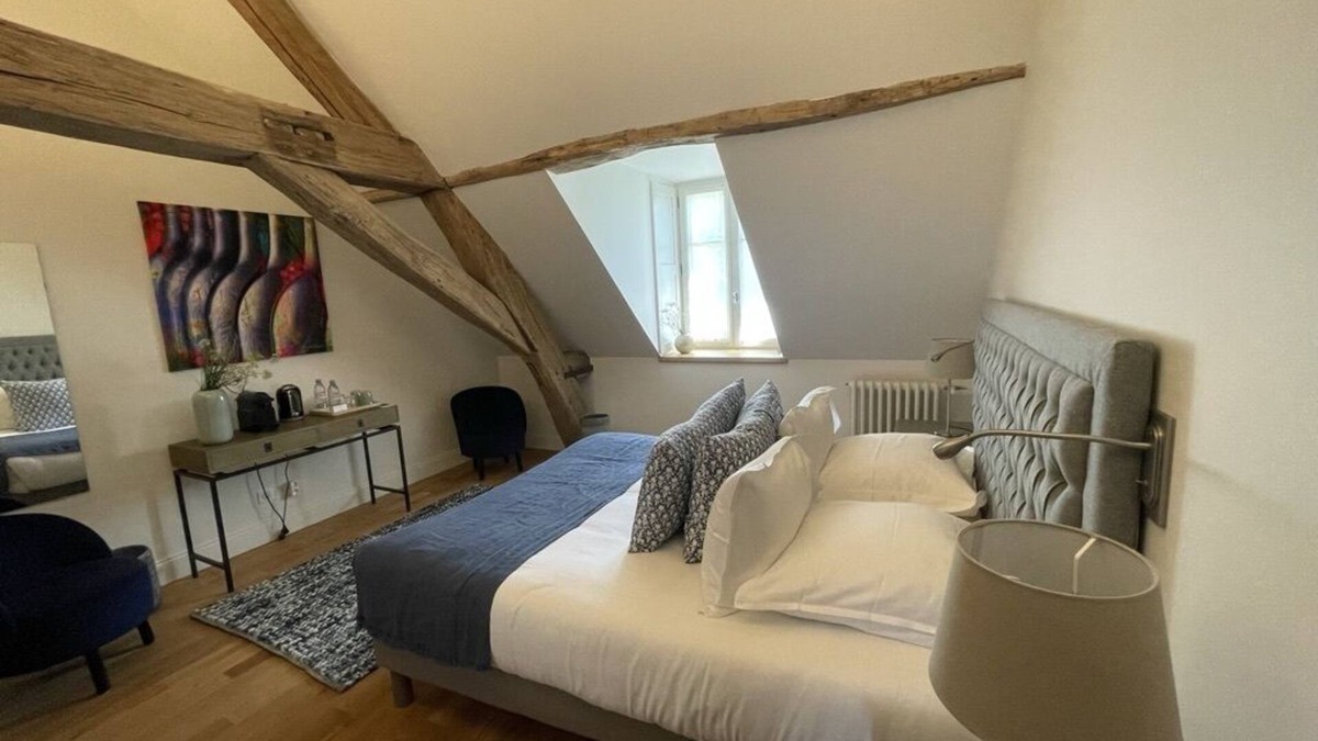 Savigny-les-Beaune Bed & Breakfast | Les Baudes-Double room-Deluxe-Ensuite with Shower-Garden view