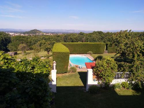 Saint-Georges-Haute-Ville Bed & Breakfast | Les Bessonnes