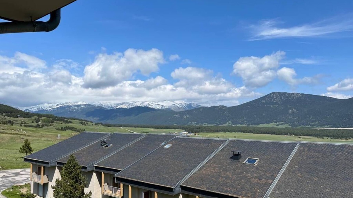 Les Angles Apartment | Les biches du Soula Sleeps 5 -Panoramic view - Close to the slopes