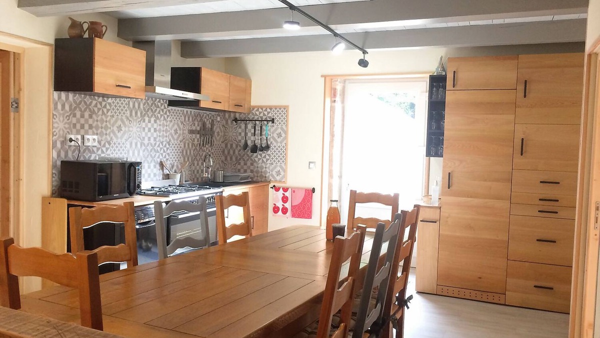 Gizia House | Les Billardes - Gite et Chambres d'Hôtes - Countryside and vineyards - Jura - 8 pers