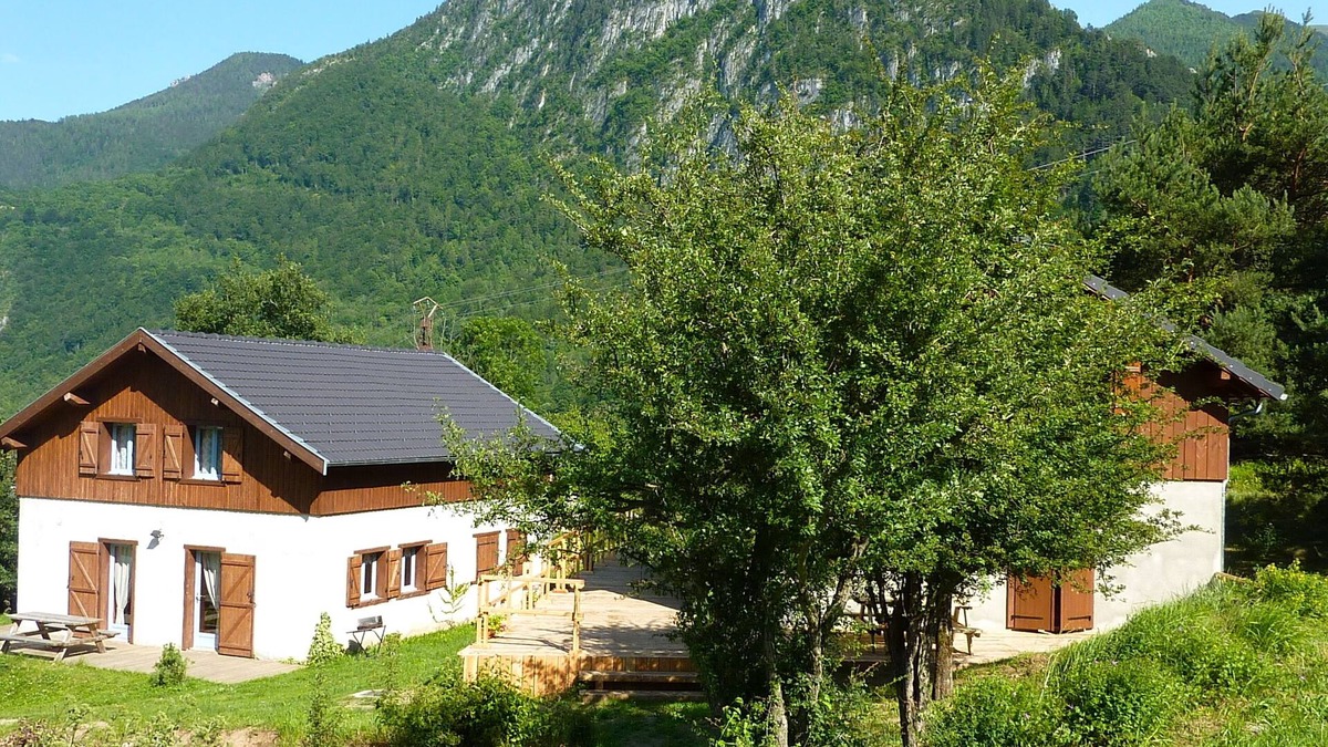 Vicdessos Apartment | Les Bordes de Paloumières: Discover this gite in the heart of Ariège Mountains.