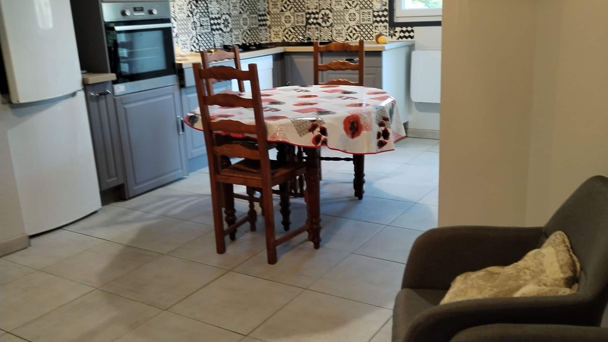 Rompon Apartment | LES BUTINEUSES 8mn from freeway comfortable apartment in quiet country setting