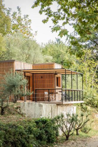 Lacoste House | Les Cabanes de la Fontaine