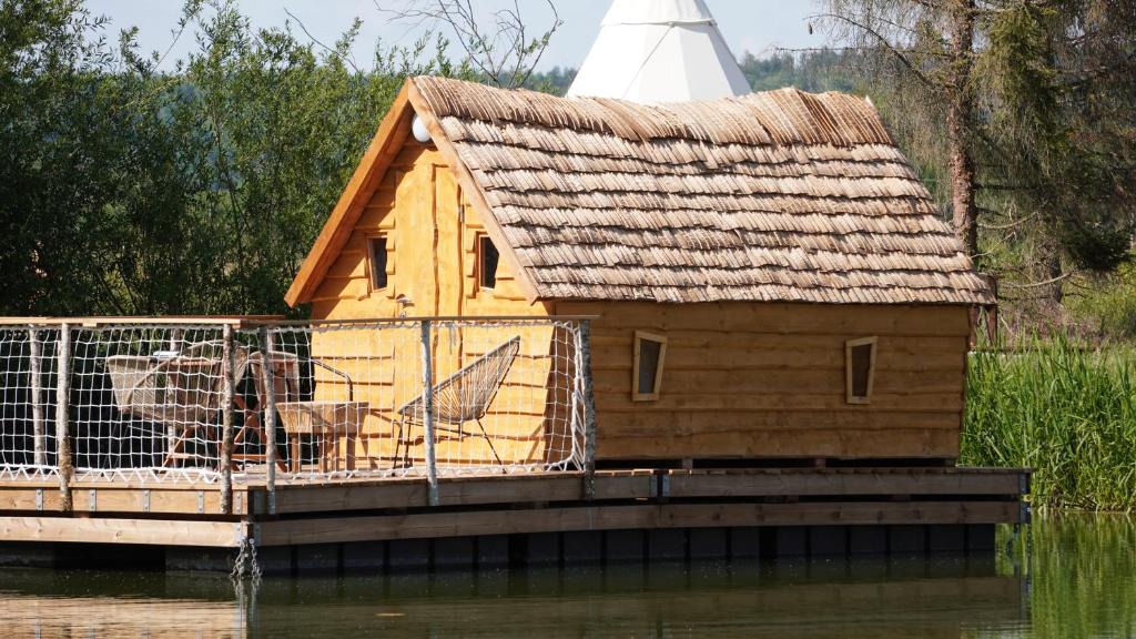 Givrauval Ski Chalet | Les Cabanes Flottantes