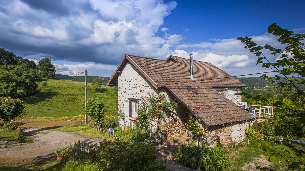 Nonards Apartment | Les Cavaleries, characteristic apartment with large sun terrace and garden