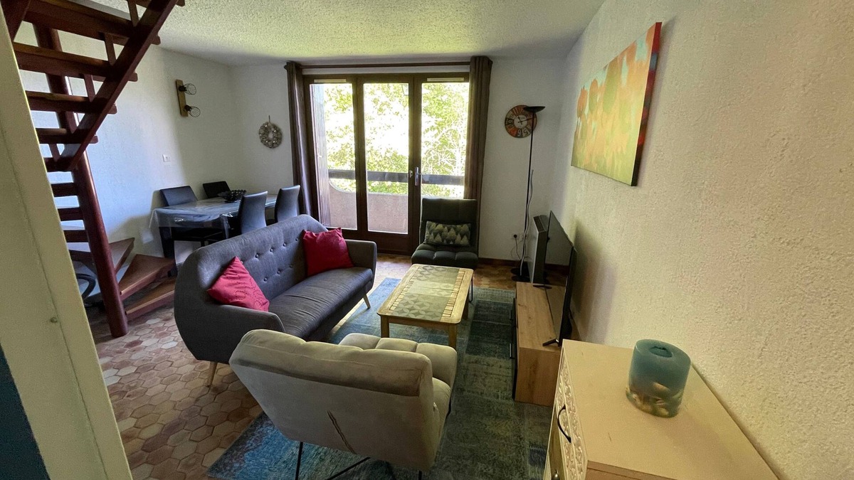 Saint-Leger-les-Melezes Apartment | Les Chardons - Apt duplex vue montagne