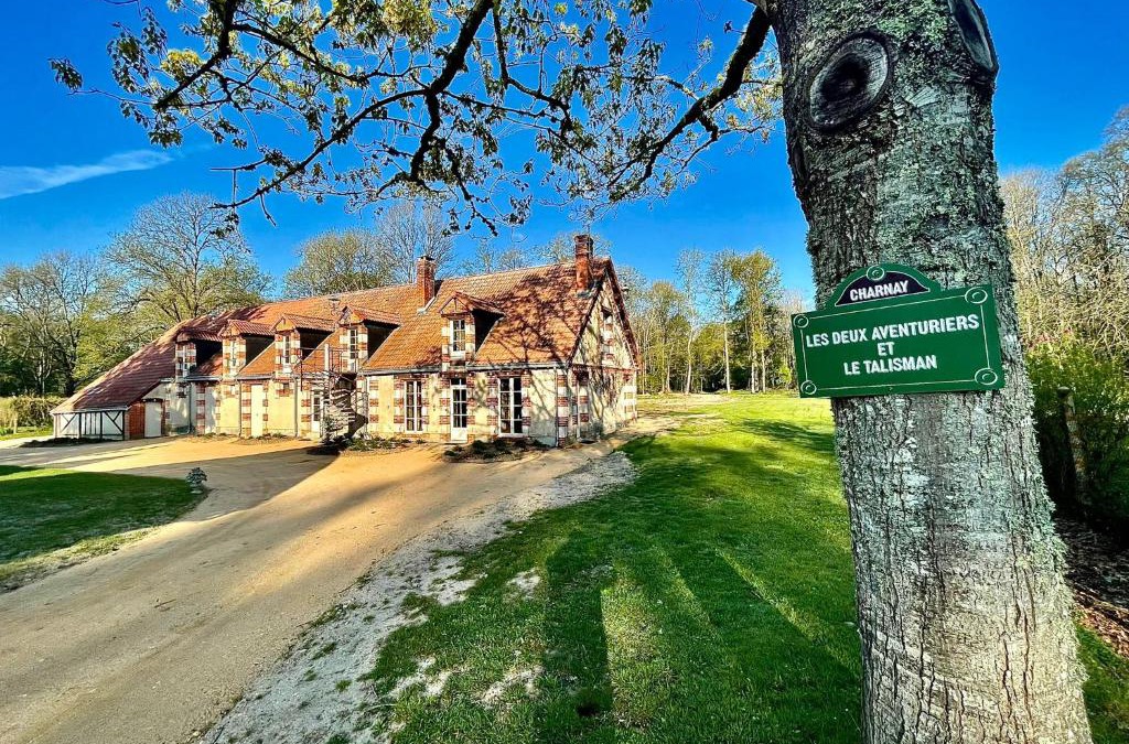 Vierzon Apartment | Les chambres de Charnay - Calme Charme et Confort Piscine à 5 mn du péage