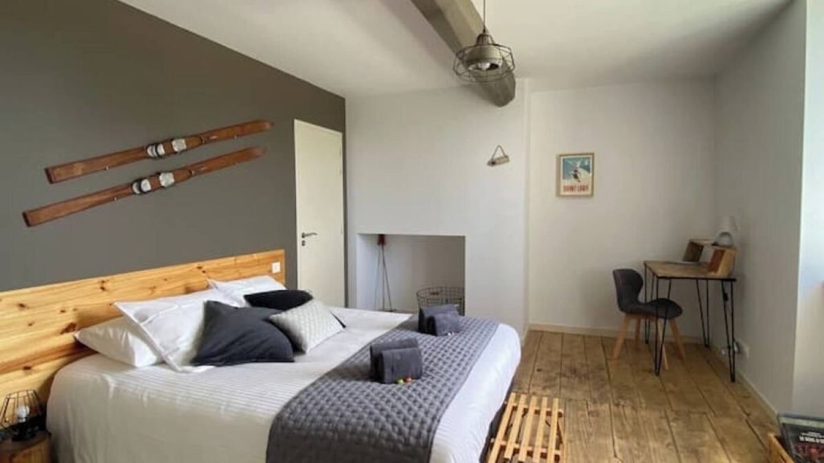 Sepx Bed & Breakfast | Les Chambres des 3 Chouettes - Pyrenees Room