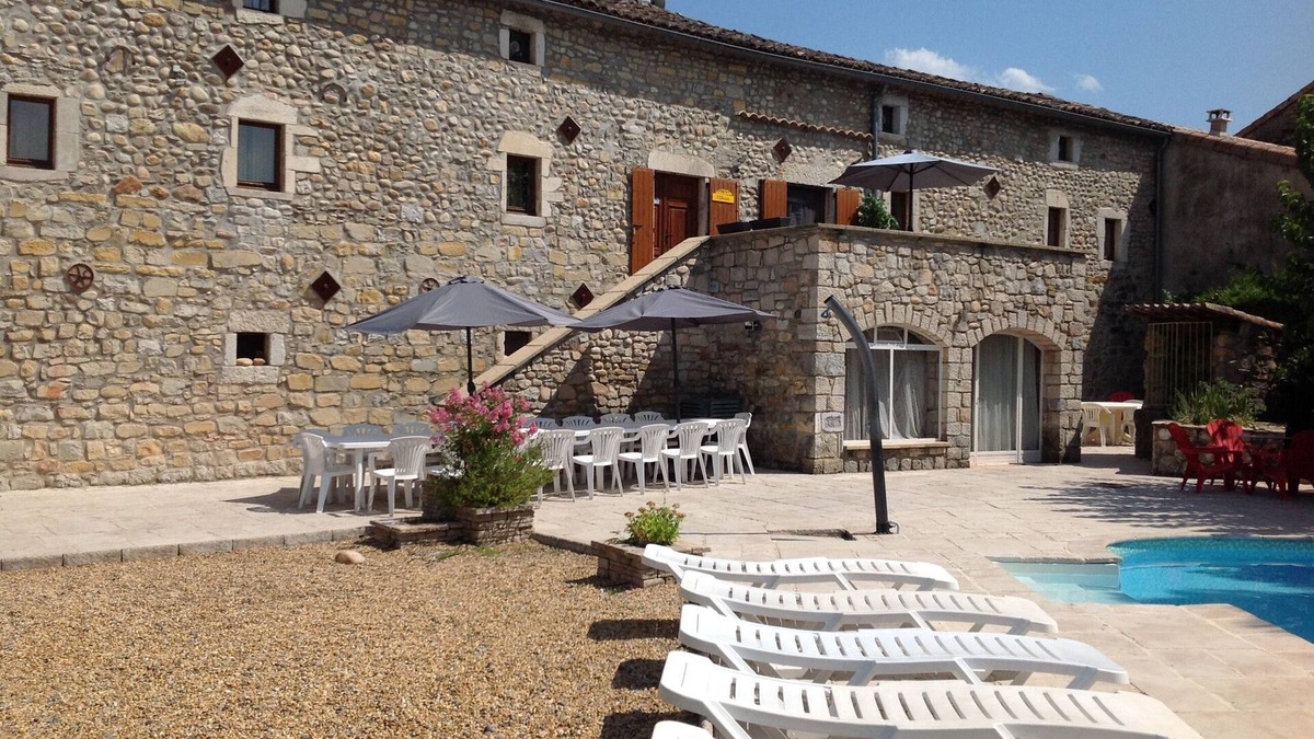 Saint-Alban-sous-Sampzon House | Les cigales à Grospierres gites studios en Ardèche près de vallon pont d'arc