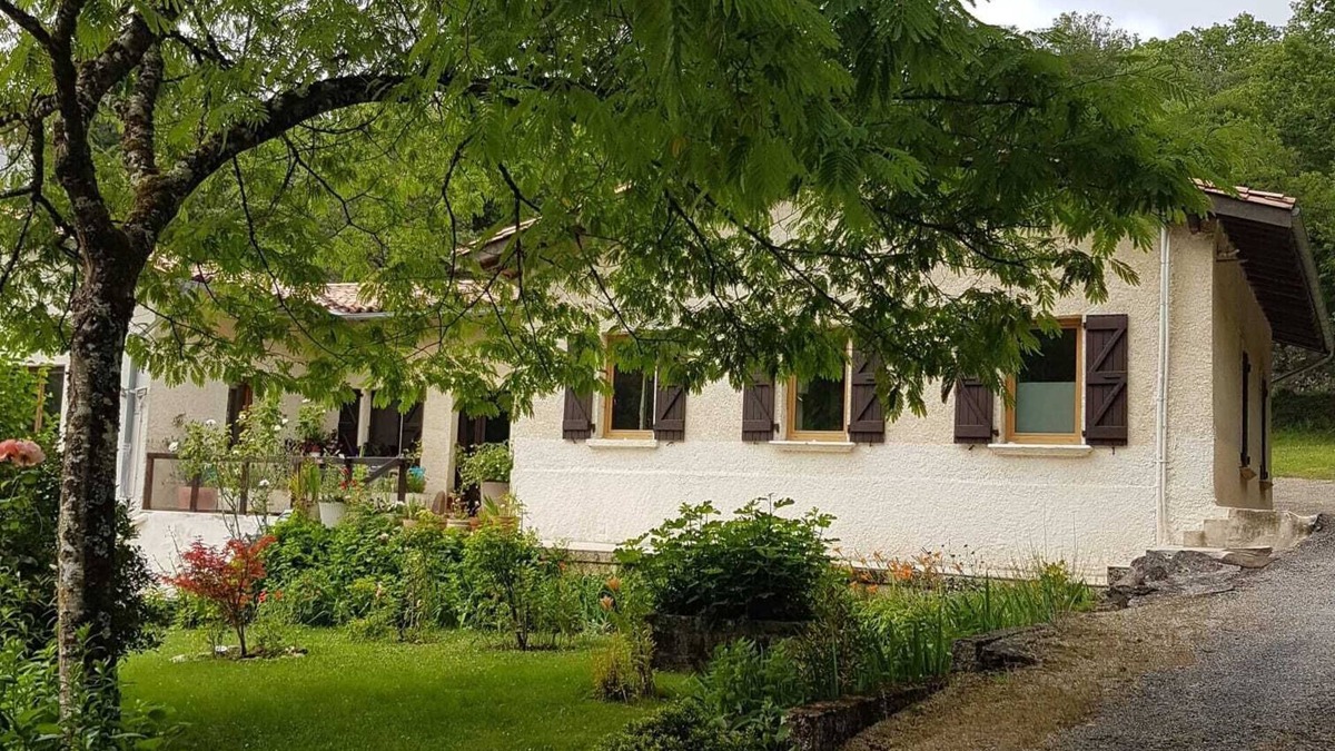 Bruniquel House | Les Cigalises, opposite Bruniquel castle in the heart of the Aveyron valley